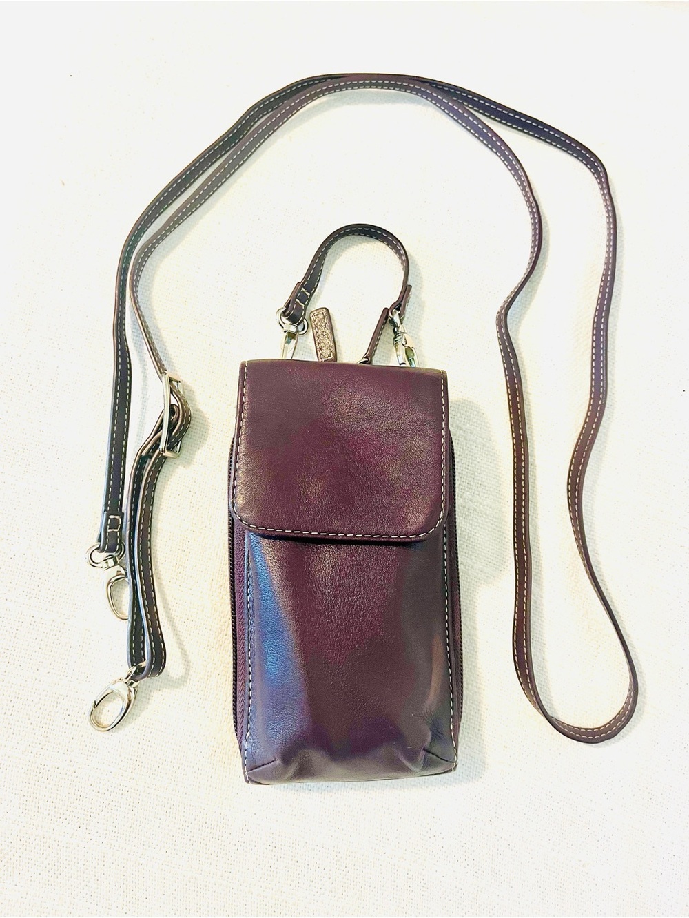 Adorable True Leather Crossbody in Beautiful Rich Plum
